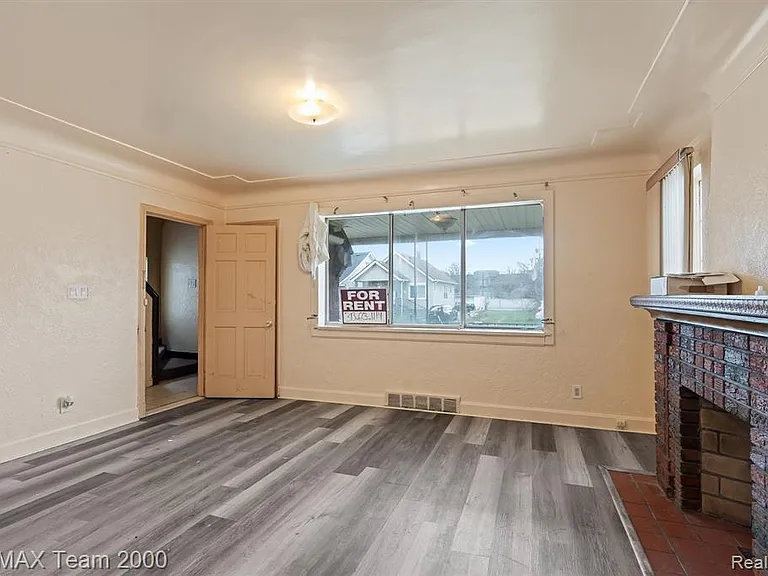7444 Kendal St — Photo 9