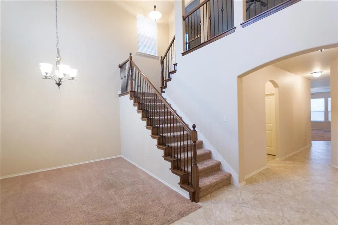 4 bed, 2928 sqft, $2,795 — Photo 3