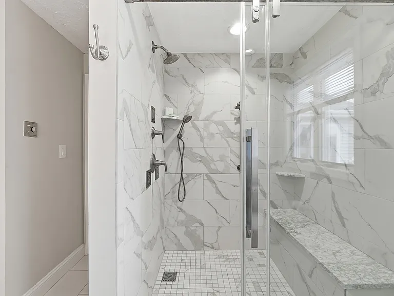 12 Lawrence St — Photo 19