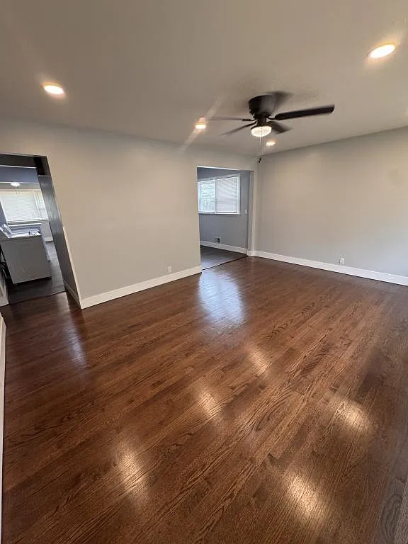 8733 S 51st Ave — Photo 2