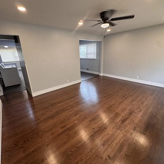 8733 S 51st Ave — Photo 2