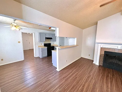 531 Cutty Trl #B Photo 1