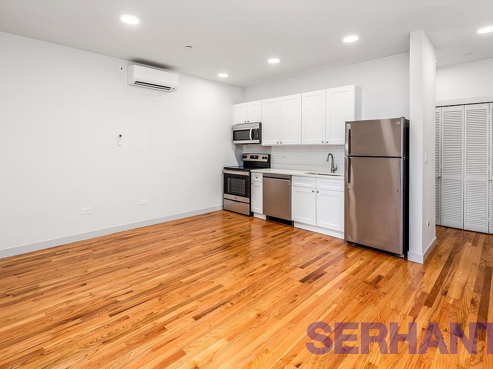 1st image of 5110 Vernon Blvd APT 2C