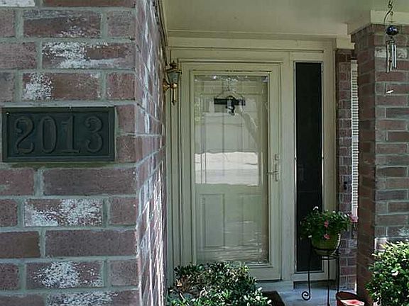 2nd image of 2013 Lobelia Dr