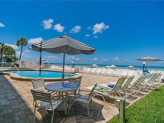 5th image of 20040 Gulf Blvd APT 501