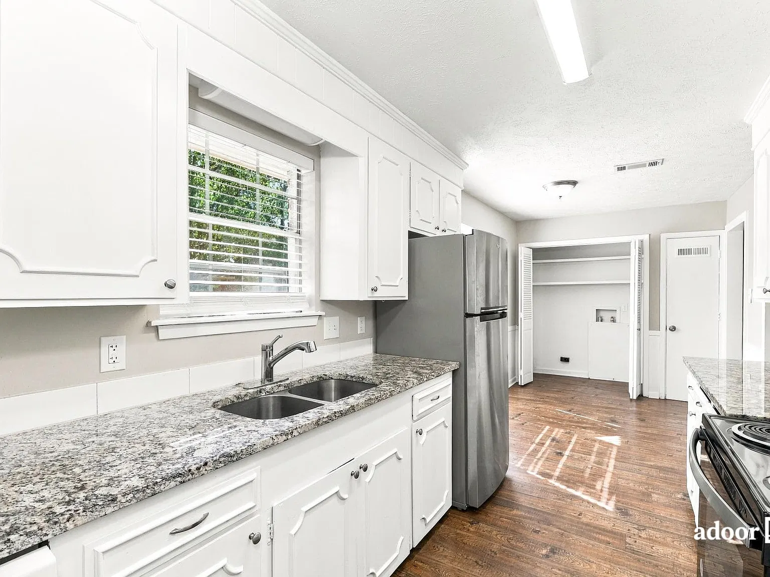 3 bed, 2.0 bath, 1800 sqft, $1,895 — Photo 4