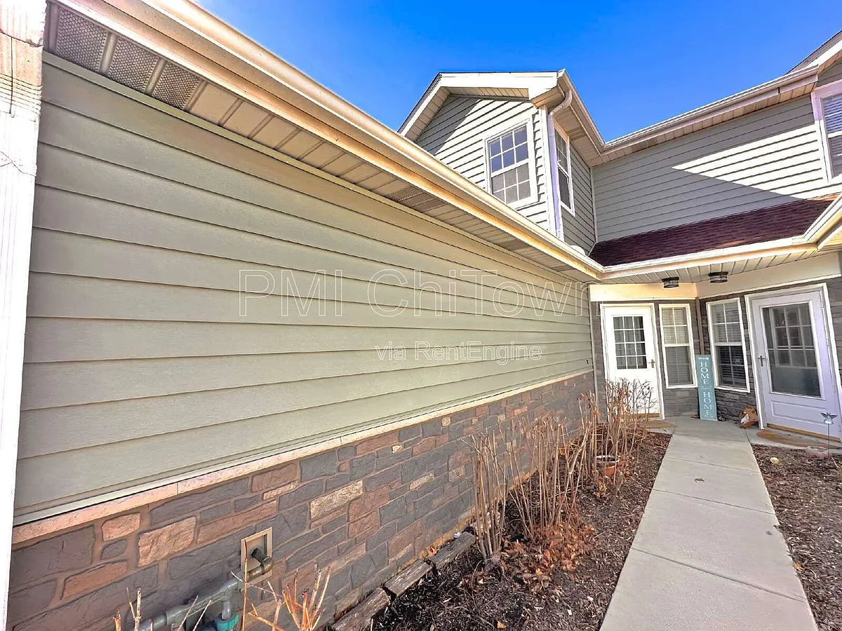 Building Photo - 1172 Regency Dr