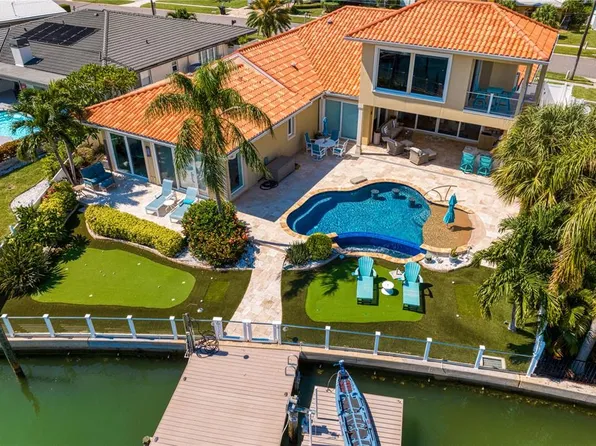 321 Palm Is SE, Clearwater, FL 33767