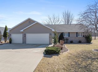 9513 Laura Ln, Winneconne, WI 54986