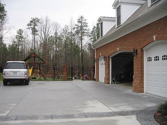 4- Car Garage