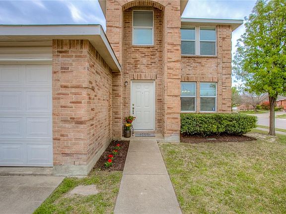 2nd image of 753 Tuscany Trl