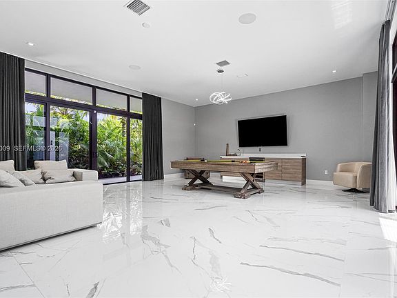 4th image of 16529 Botaniko Dr N