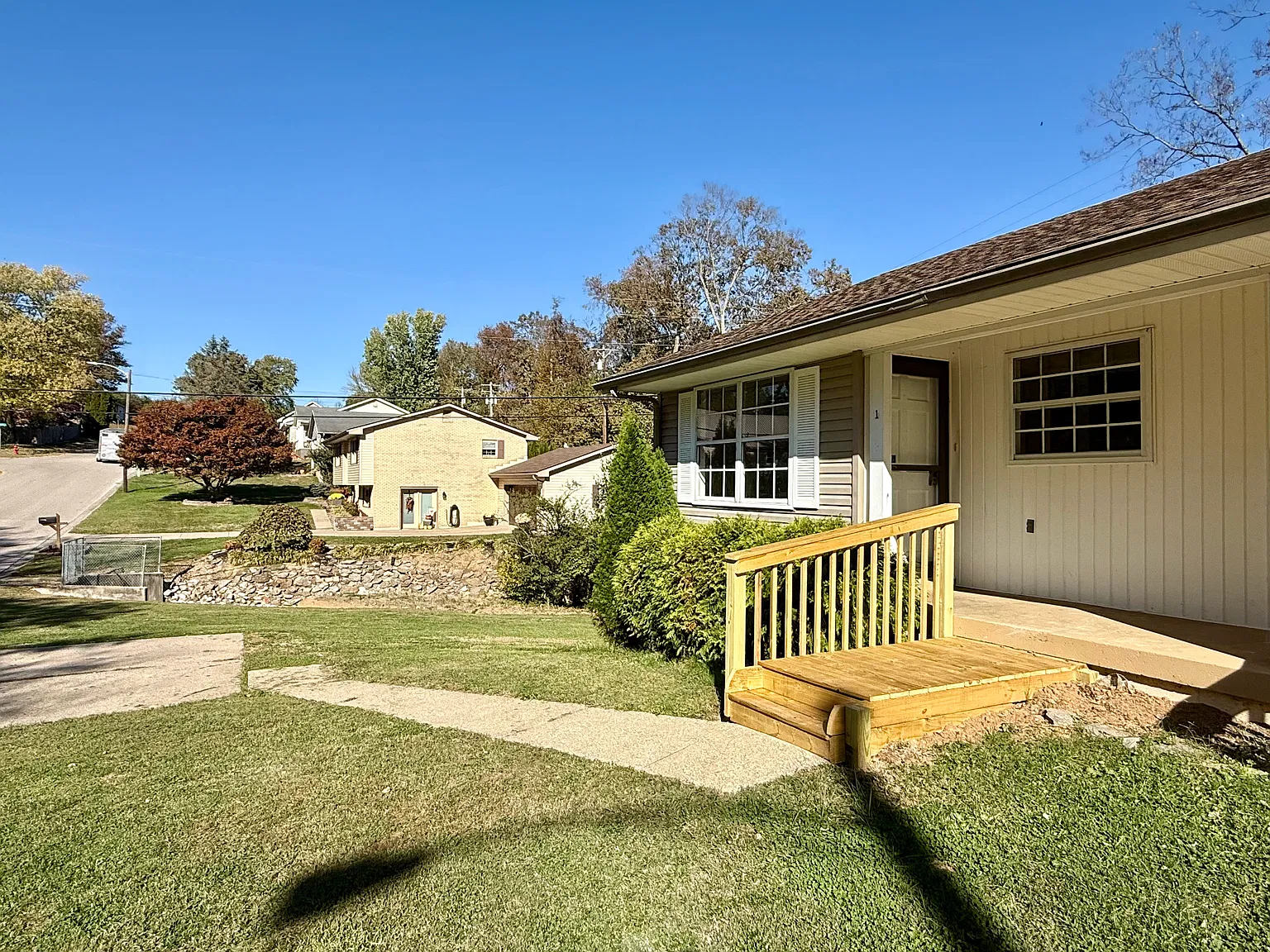 4 bed, 1.5 bath, 1254 sqft, $1,400 — Photo 1