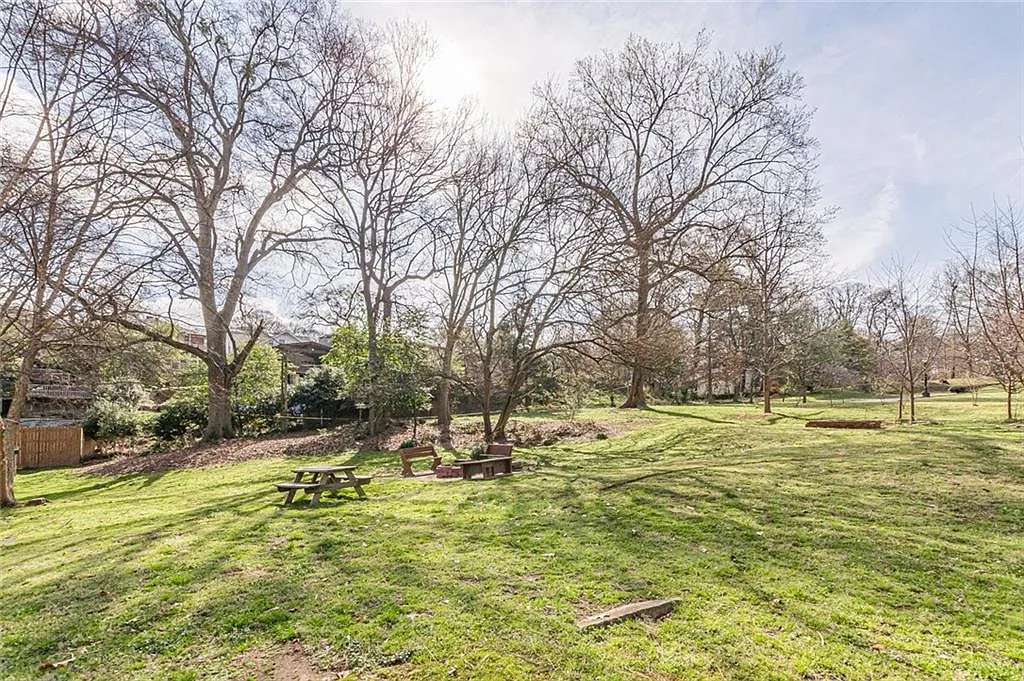 2 bed, 2.5 bath, 1024 sqft, $3,245 — Photo 2