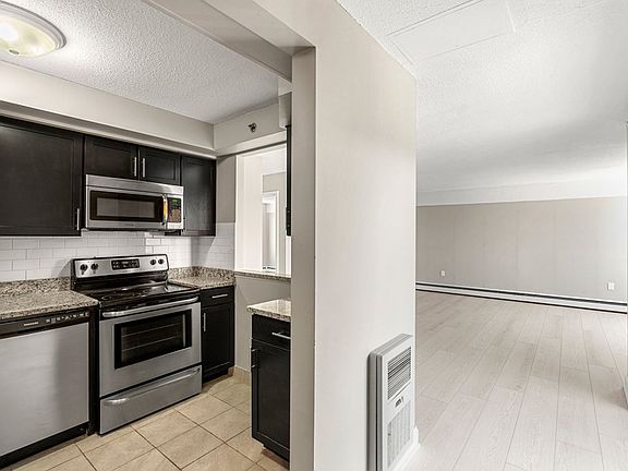 3rd image of 1025 Hancock St Unit 14C