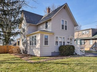 1114 Hill Ave, Elgin, IL 60120