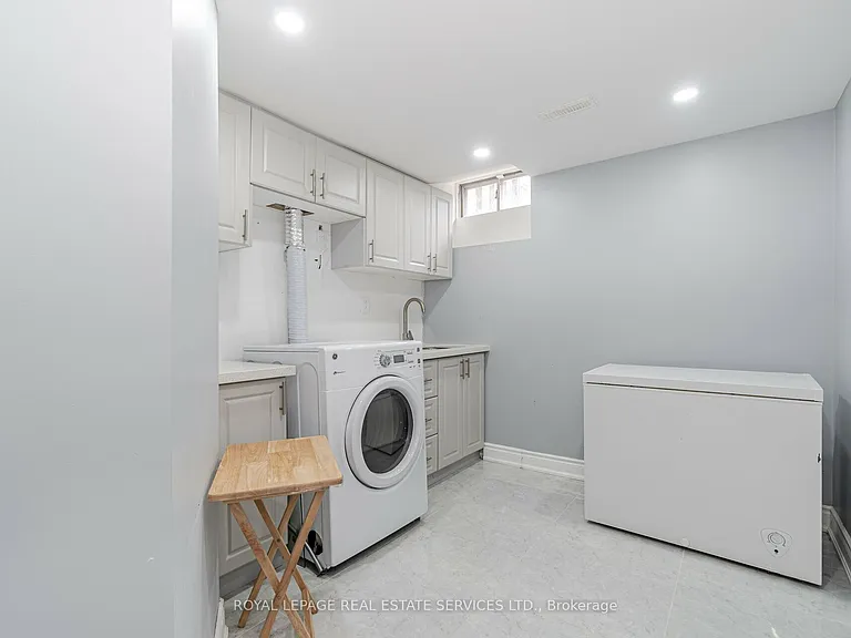 10 Mullis Cres — Photo 21