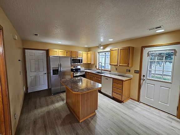 2nd image of 3206 Meadow Glen Ln #F25c67753