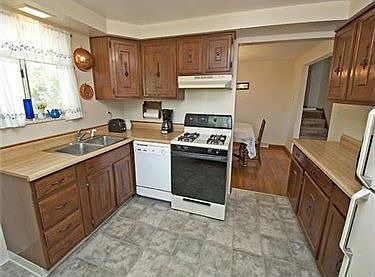 4th image of 2860 Oneill Dr