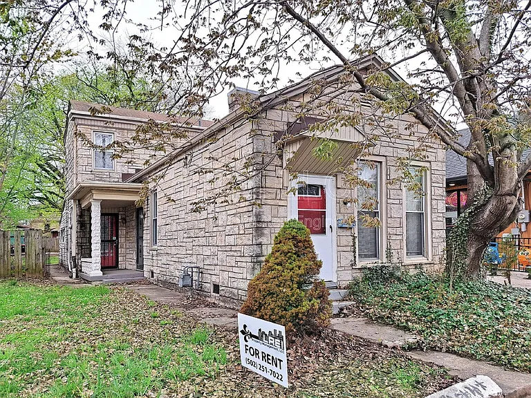 1014 Goss Ave — Photo 1