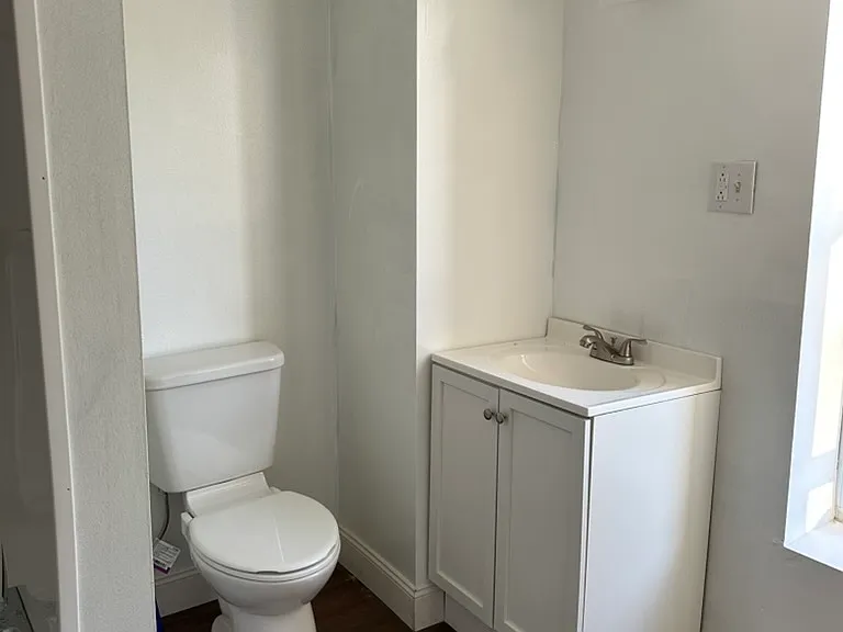 37-39 Davenport St #37 — Photo 6