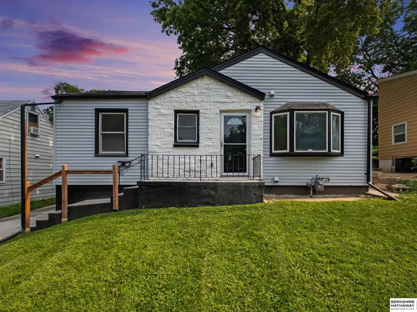 4613 Saratoga St, Omaha, NE 68104