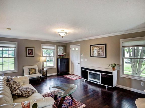 5th image of 5975 Eden Valley Dr