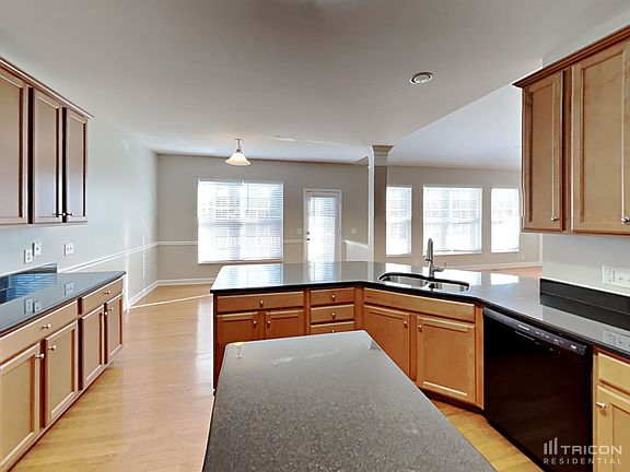 5th image of 3137 Ballenger Dr