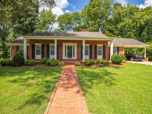 606 Greenway Dr, South Boston, VA 24592