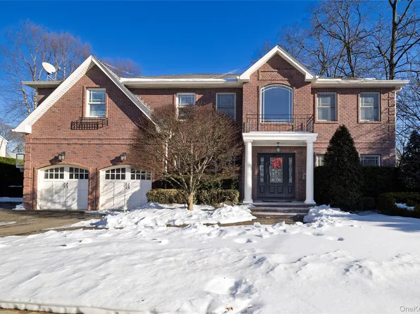 755 N Village Avenue, Rockville Centre, NY 11570