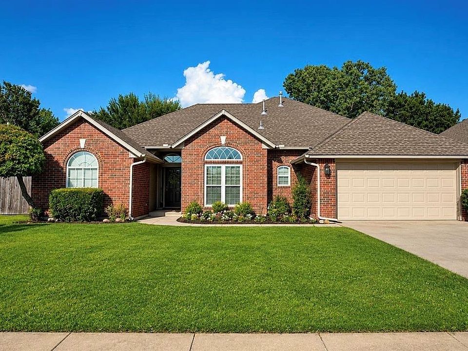 1st image of 4013 Brownwood Ln