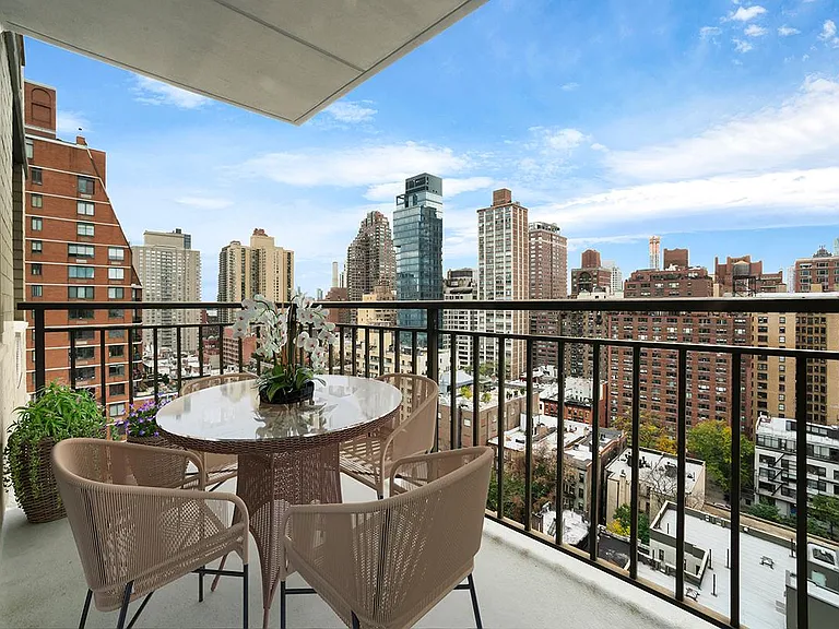 300 E 75th St #28H — Photo 4