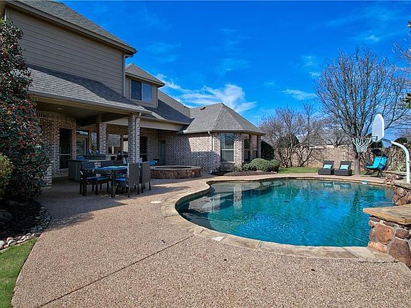 2nd image of 5701 Reatta Pl