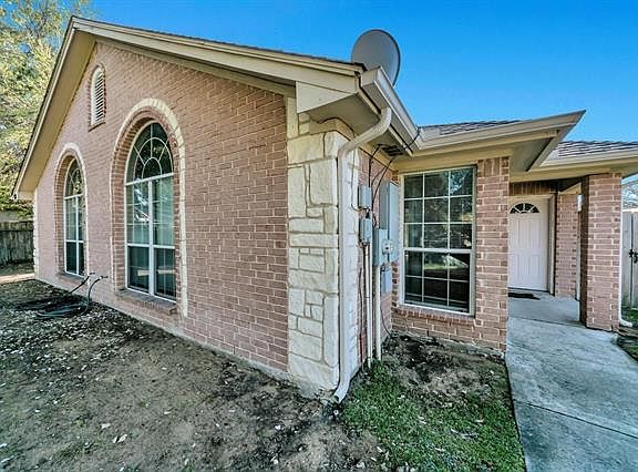 4th image of 522 Cousins Ln Unit B