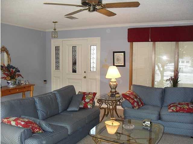 1st image of 841 Holbrook Cir