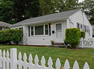 8 Hillcrest Ave, Budd Lake, NJ 07828