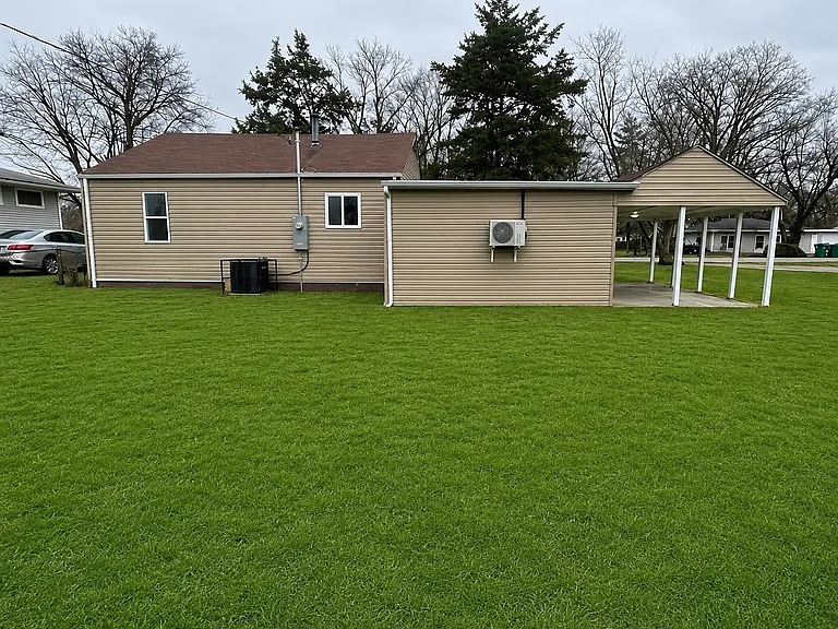 1808 Mullens Ave — Photo 1
