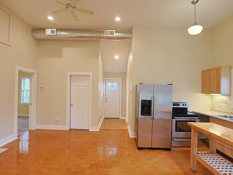 28 Mulford Ave — Photo 9