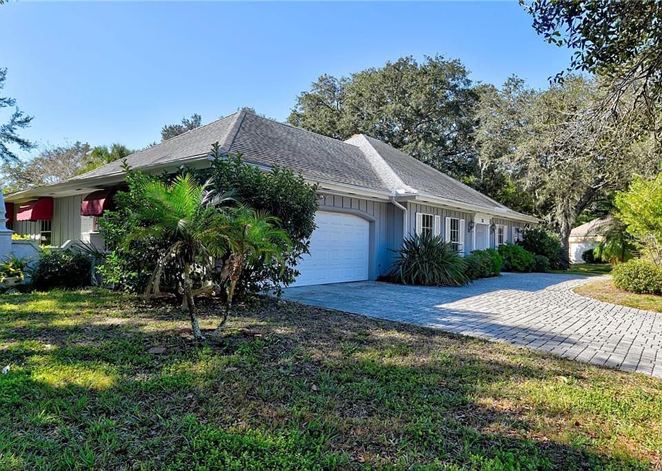 1st image of 13 Golf View Dr