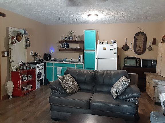4th image of 81 Saint Thomas Dr
