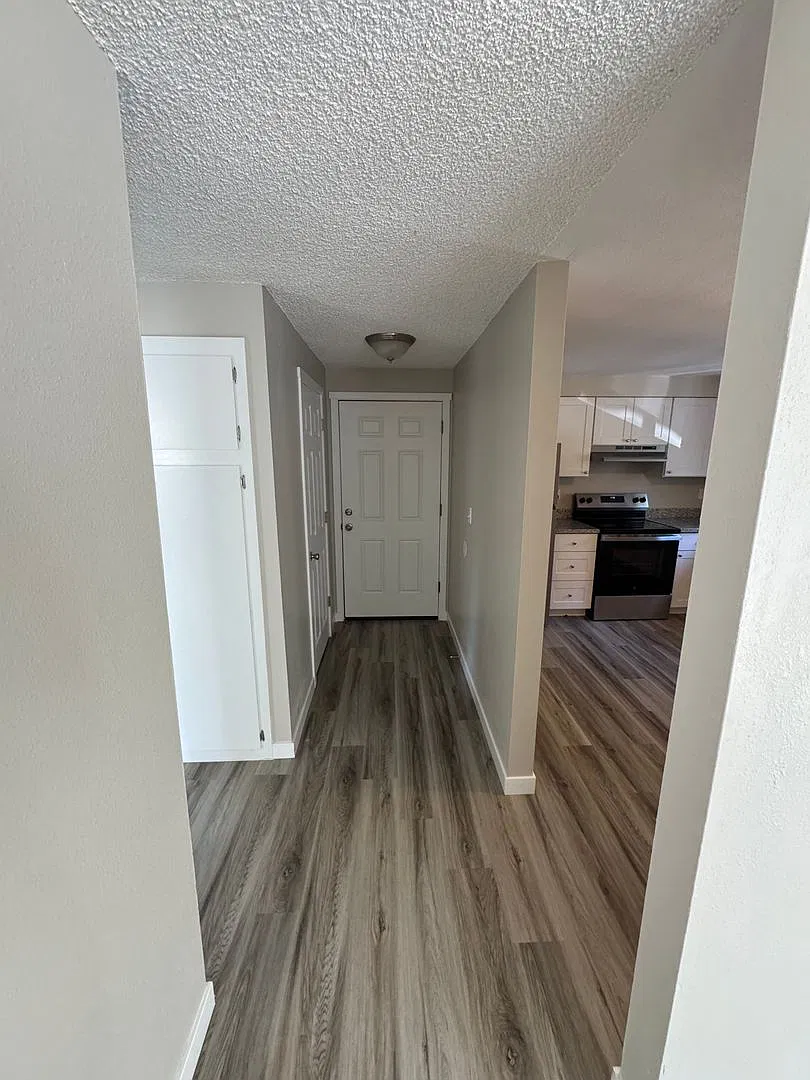 468A - 824 SW Grove Street — Photo 4