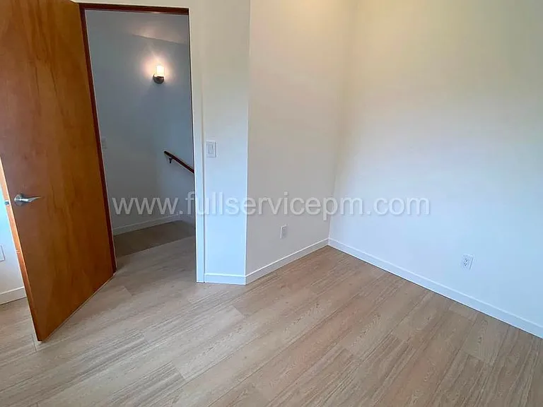 210 Boston St #B — Photo 20
