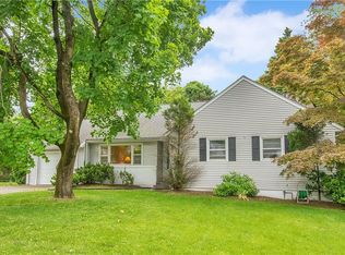 2 Beverly Rd, White Plains, NY 10605