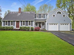 23 Chamberlain Rd, Westford, MA 01886