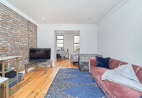 3rd image of 310 E 83rd St APT 3B