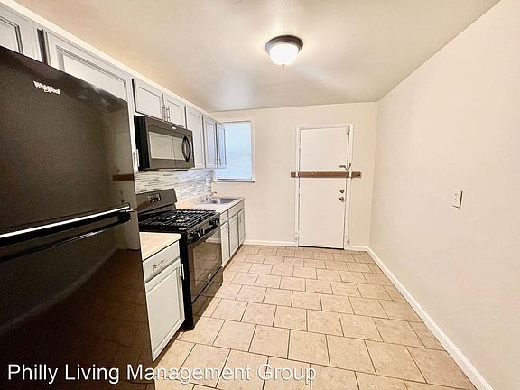 3rd image of 1933 N Uber St #A
