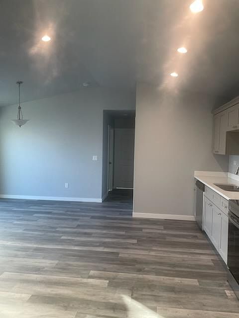 2nd image of 250 SE 8th St #A & B