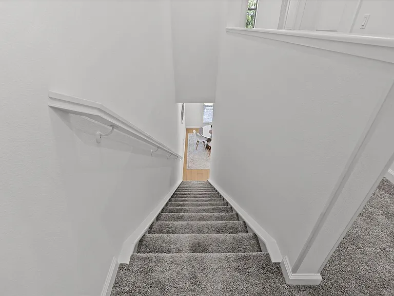 276 SW Sally Way — Photo 30