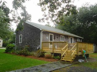 29 Old Meadow Ln, Charlestown, RI 02813