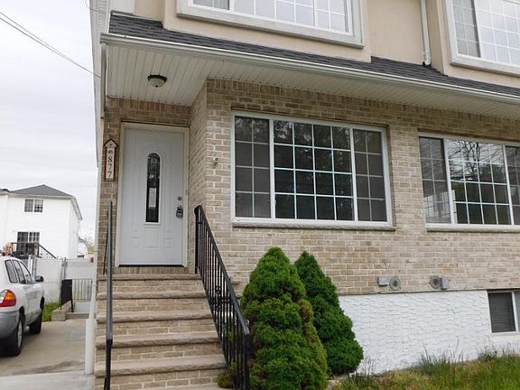 3rd image of 877 Travis Ave